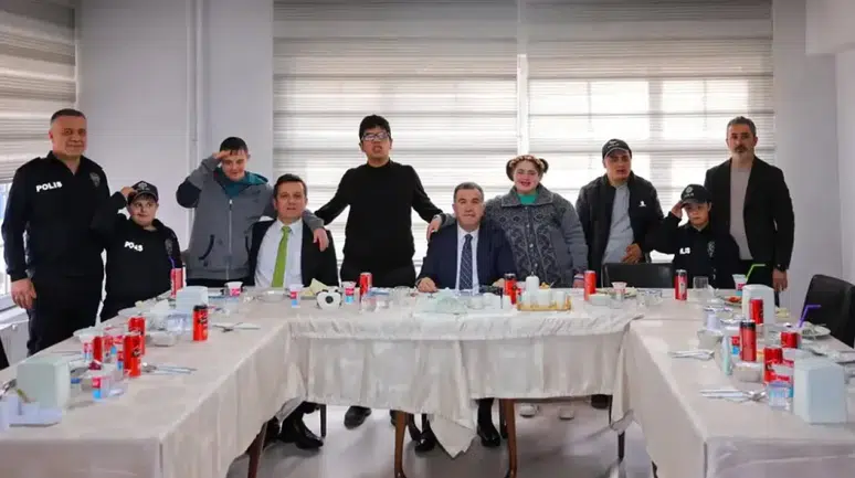 Bayburt'ta Özel Öğrenciler İçin Anlam Dolu Gün: Polis Evi'nde Buluşma Düzenlendi