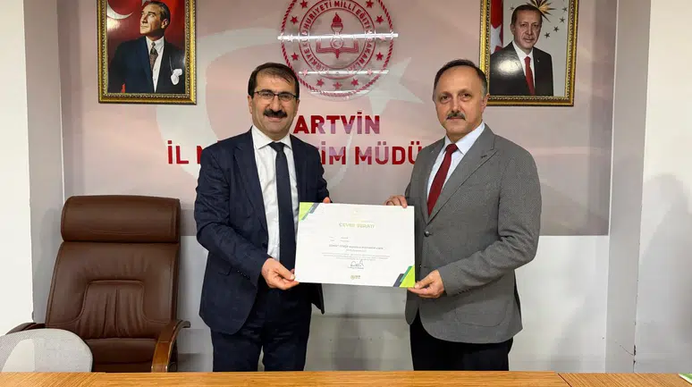 Murgul Şöhret Cengiz Anadolu İmam Hatip Lisesi’ne Yaşayan Okul Bahçeleri Ödülü