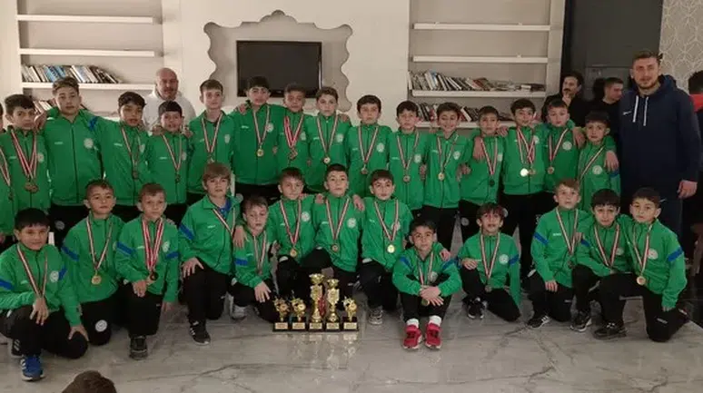 Antalya’da Namağlup Şampiyon: Çaykur Rizespor U12 Kupayı Rize’ye Getirdi