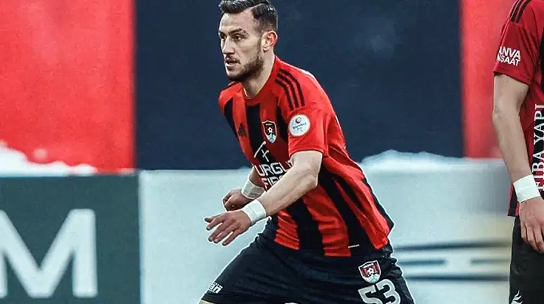 Ensar Çavuşoğlu Vanspor’da Parlıyor: Rizeli Stoper Ligin En İyileri Arasına Girdi