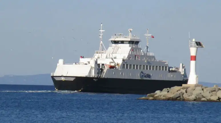 Fırtına nedeniyle Gökçeada ve Bozcaada seferlerine bir gün ara verildi