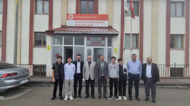 Alkazan Kur’an Kursu Hafızlarına Belgeleri Takdim Edildi