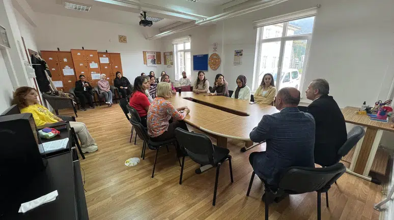 Artvin İl Millî Eğitim Müdürü Beraat Şahin’den Özel Eğitim Okullarına Ziyaret