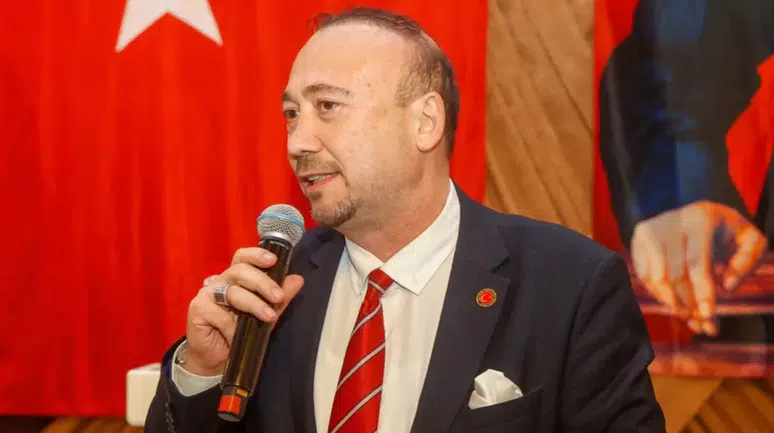 Özkan Yalım Evli mi? Uşak Belediye Başkanı’nın Eşi Kim, Kaç Çocuğu Var?