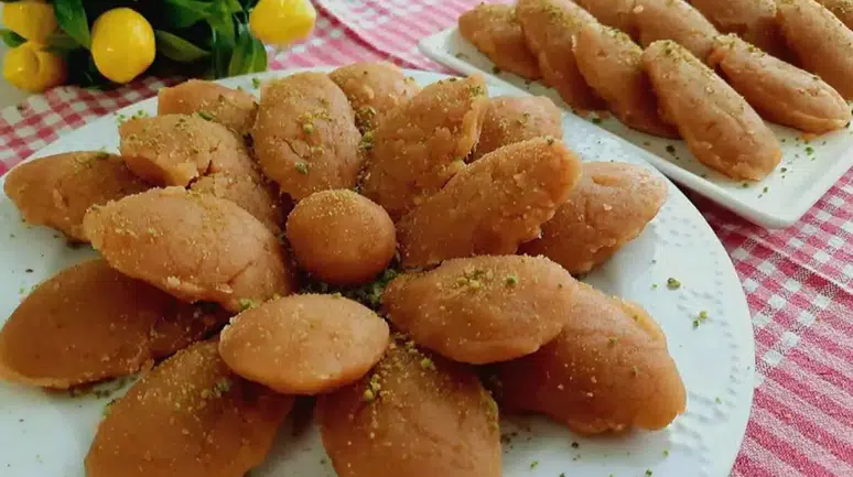 🍯 Helva Yapmanın Püf Noktaları: Un Helvası ve İrmik Helvası Nasıl Tam Kıvamında Olur?