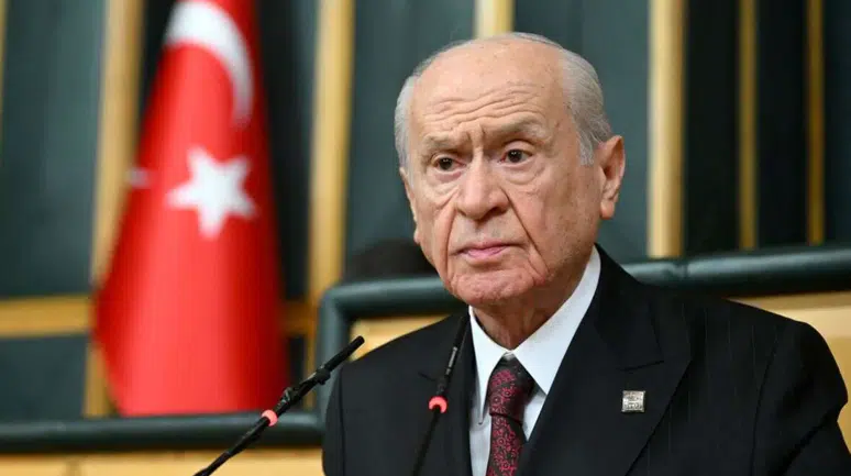 Devlet Bahçeli Kimdir? MHP Genel Başkanı Devlet Bahçeli’nin Hayatı ve Siyasi Kariyeri