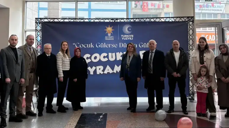AK Parti Trabzon'dan Yetim Çocuklara Bayramlık Kıyafet Desteği