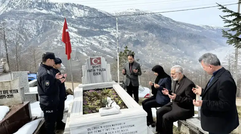 Geyikli Mahallesi’nde Şehit Kabirleri ve Ailelerine Ziyaret