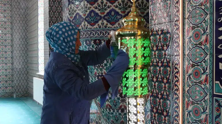 Hopa’da Camilerde Temizlik Seferberliği