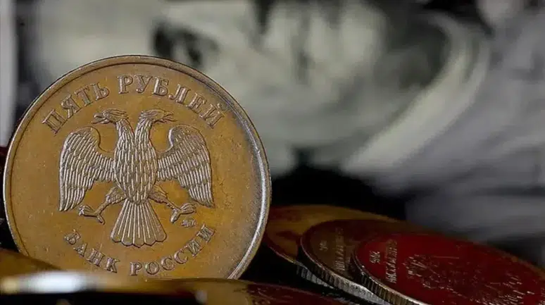 Rusya'nın Rezervleri Mart Ayında Keskin Düşüş Gösterdi: Ekonomik Zorluklar Derinleşiyor!