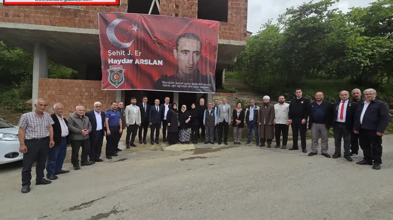 Arsin’de Şehit Haydar Arslan Kabri Başında Dualarla Anıldı