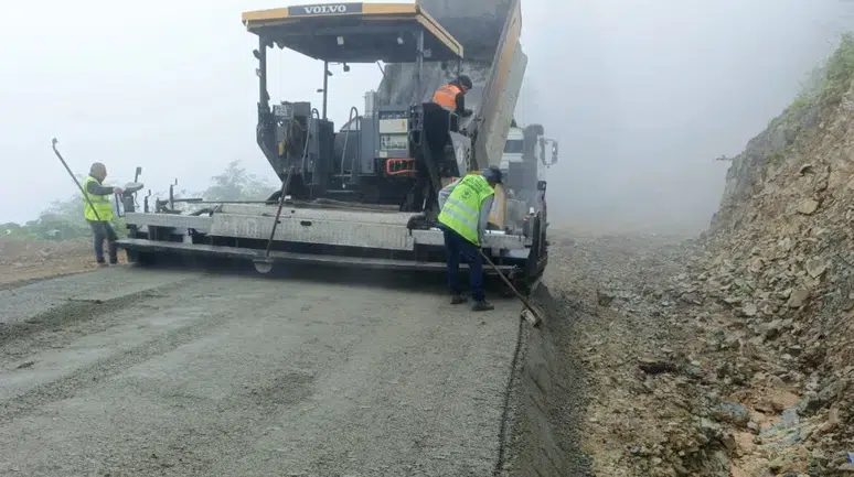 Trabzon Büyükşehir’den Yayla ve Mahalle Yollarına Beton Hamlesi