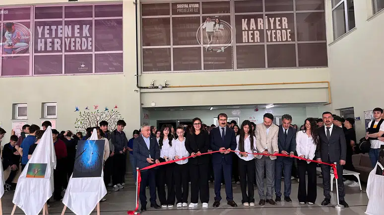 Artvin’de Öğrencilerin Sanat Eserleri Büyük Beğeni Topladı