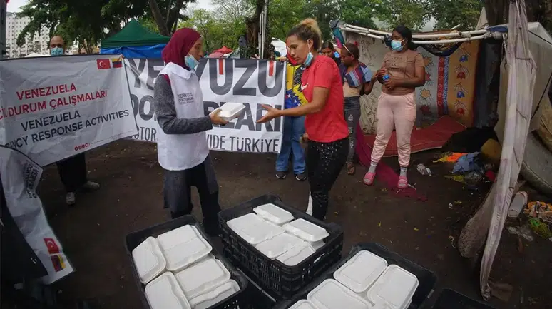 Yeryüzü Doktorları yaraları sarmak için Venezuela'da