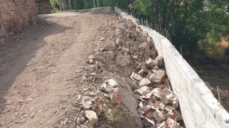 İspir Belediyesi’nden Mahalle Mahalle Hizmet Atağı: Yol, Duvar, Park ve Altyapı Çalışmaları Sürüyor