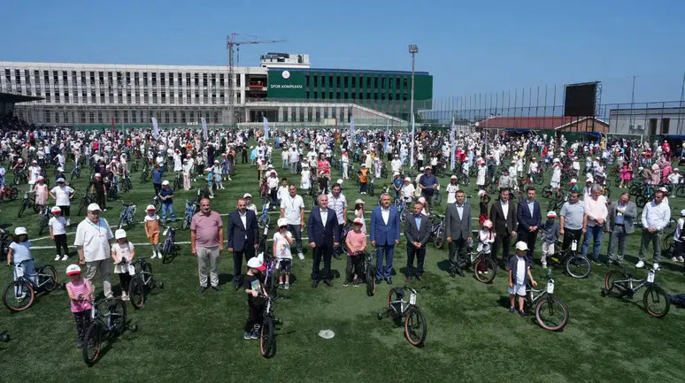 Rize’de Yaz Kur’an Kurslarında Başarılı 1053 Öğrenciye Bisiklet Hediye Edildi