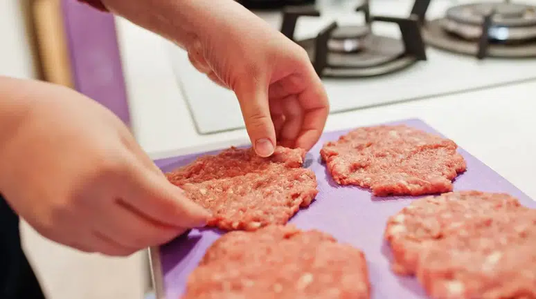 Hamburger köftesi tarifi: Lezzetin sırrı sosta değilmiş!