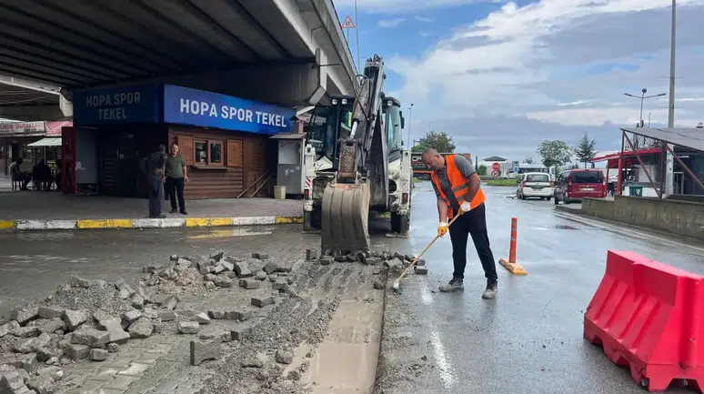 Hopa’da Saha Çalışmaları Kentin Farklı Noktalarında Sürüyor