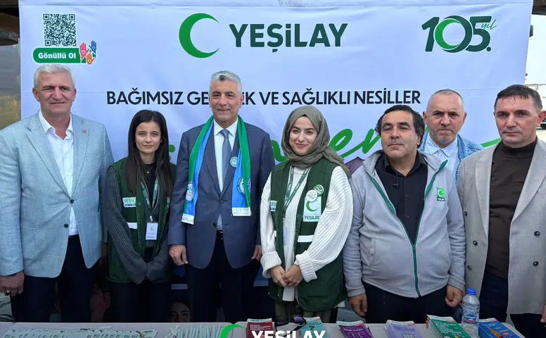 Ticaret Bakanı Ömer Bolat, Yeşilay Standını Ziyaret Etti
