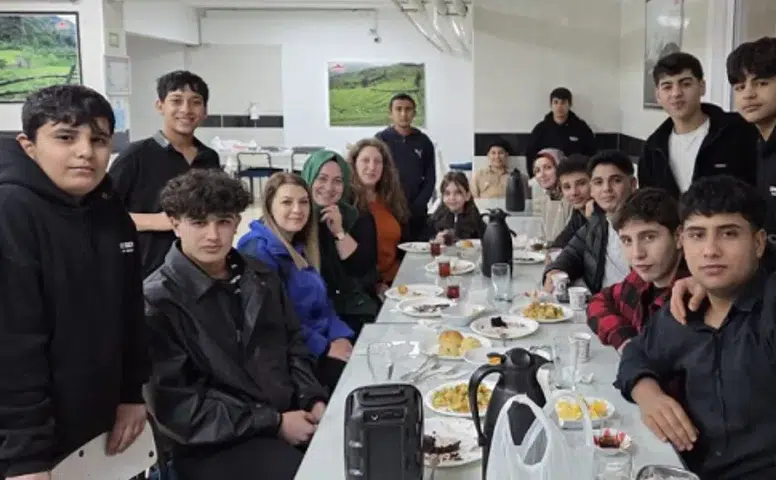 İkizdere İmam Hatip Lisesi’nde Yerli Malı Haftası Çiğ Köfte Etkinliğiyle Kutlandı