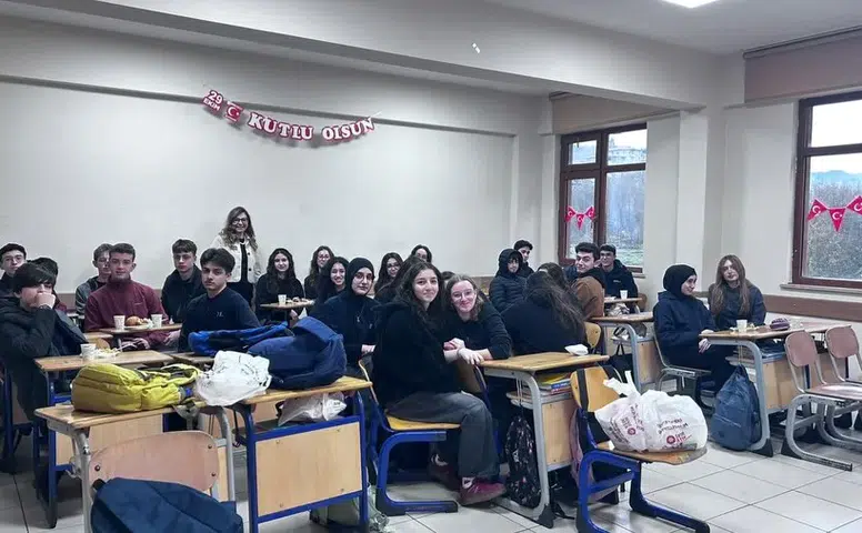 Rize'de Öğrenciler için Motivasyon Kahvaltısı: Moral ve Başarı Bir Arada