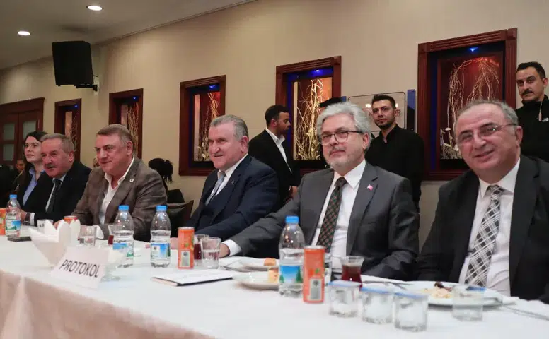 Ankara RİDEF’ten Anlamlı Buluşma: Başkent’te Rizeli Öğretmenler Bir Araya Geldi