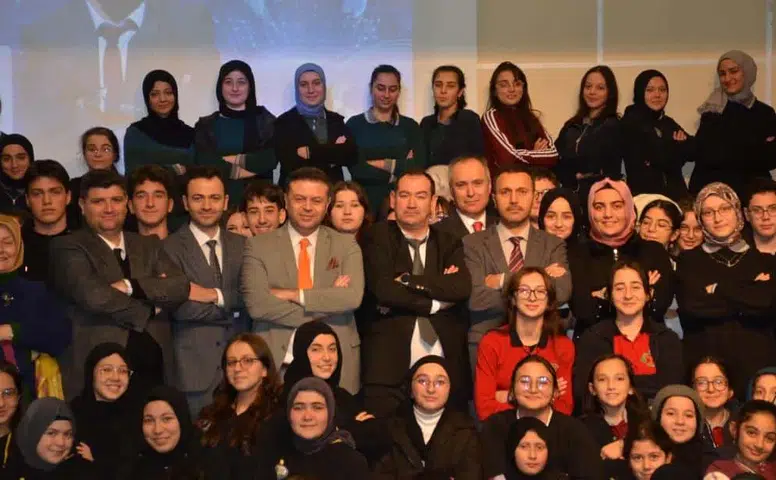 Türkiye Yüzyılı Bilim İnsanı Turgay Karakaş, Rize’de Öğrencilerle Buluştu