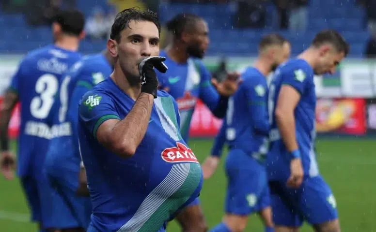 Çaykur Rizespor, Eyüpspor'u 3-0 yenerek 4 hafta aradan sonra galip geldi!