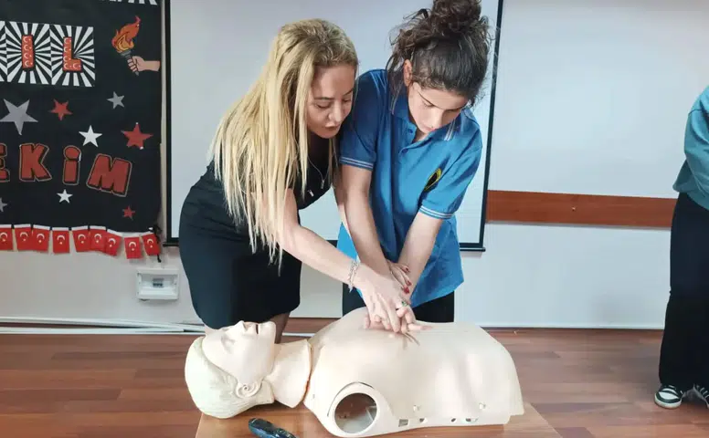 İyidere’de Öğrencilere Temel İlk Yardım Eğitimi Tamamlandı