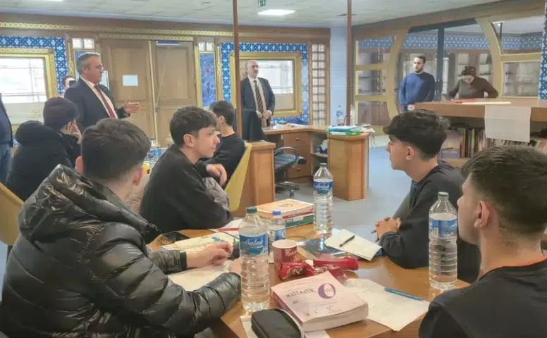 Güneysu’da Tatili Eğitime Çeviren Öğrencilerle Buluşma