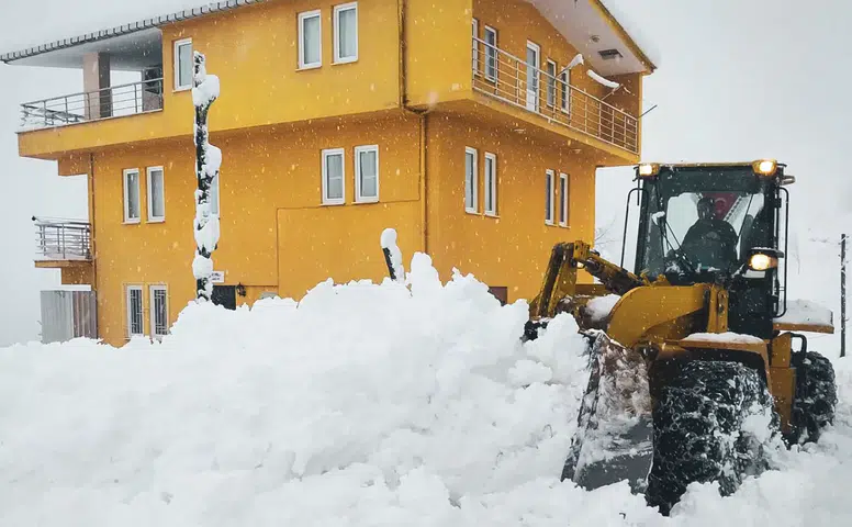Rize’de 51 Köy Yolu Kara Teslim: KARDELEN Ekipleri Sahada