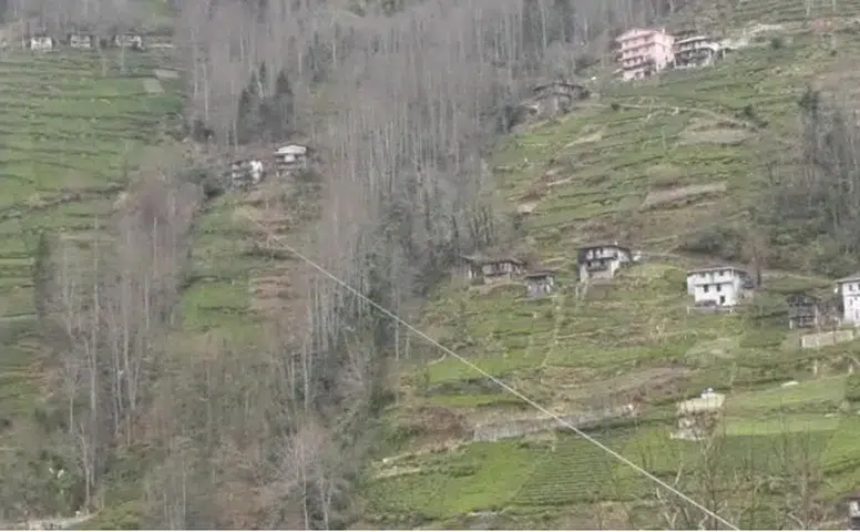 Rize’de 80 Metrelik Yol Tepkisi: Milletvekili Açamıyorsa Cumhurbaşkanımıza Rica Ediyorum