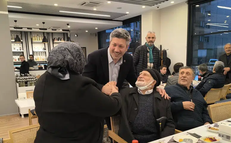 Güneysu Belediyesi’nden Vefa İftarı: Eski Başkanlar ve Meclis Üyeleri Bir Araya Geldi