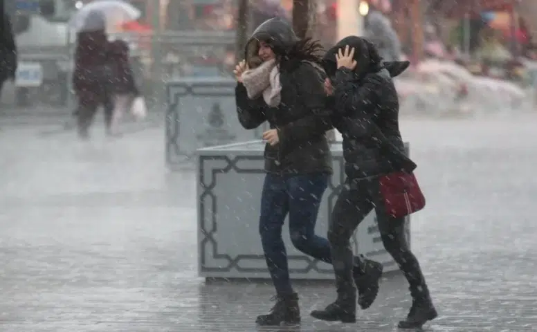 Rize Valiliği’nden Meteorolojik Uyarı: Doğu Karadeniz’de Kuvvetli Rüzgar ve Fırtına Bekleniyor