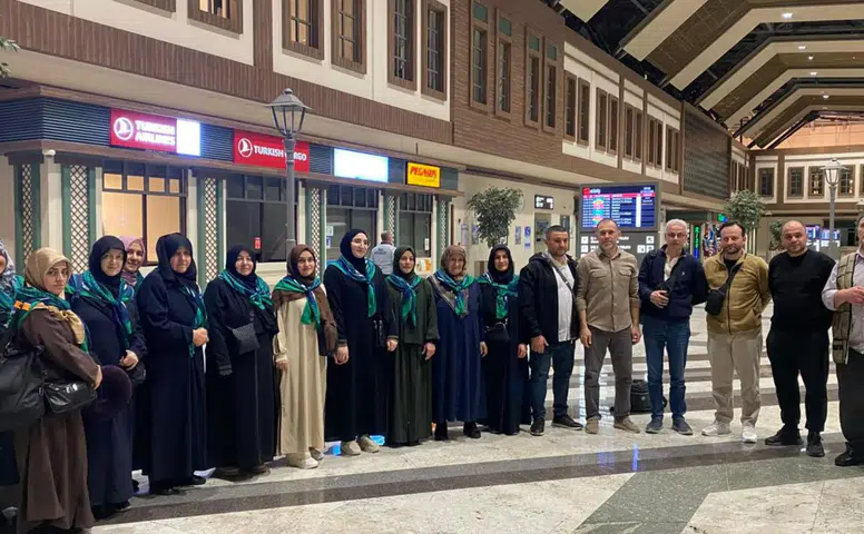 Rize'den 26 Umreci Ramazan'da Kutsal Topraklara Uğurlandı