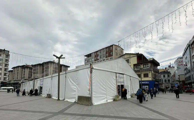 Rize Belediyesi’nden 2026 Ramazan Etkinlikleri: 15 Temmuz Meydanı’nda Dev Çadır Kuruldu