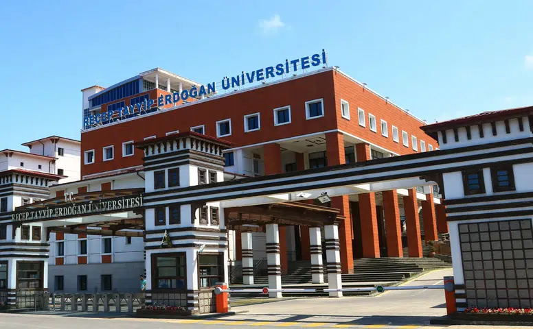 RTEÜ’den Eczacılık Fakültesi İddialarına Yanıt: Kamuoyu Yanlış Bilgilendiriliyor