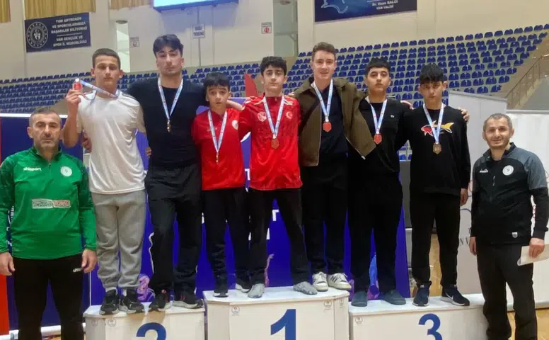 Rize’nin Genç Güreşçileri Van’da Zirveye Çıktı: Gözler Kars Türkiye Şampiyonası’nda
