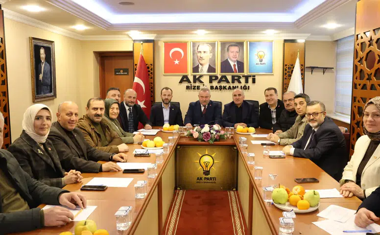 AK Parti Rize’de Haftalık Yönetim Kurulu Toplantısı Gerçekleştirildi
