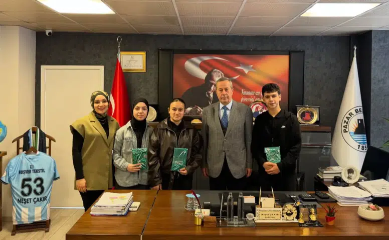 Pazar Belediyesi’nde Anlamlı Ziyaret: Öğrencilerden Başkan Neşet Çakır’a Çevre Odaklı Buluşma