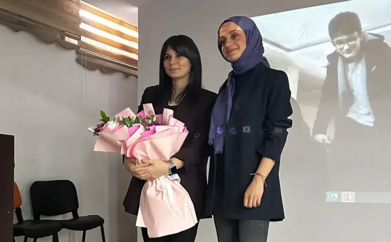 Eğitim Fakültesi Öğretim Üyesi Dr. Gökçe Arifoğlu’ndan Lise Öğrencilerine Yapay Zekâ ve Sanat Söyleşisi