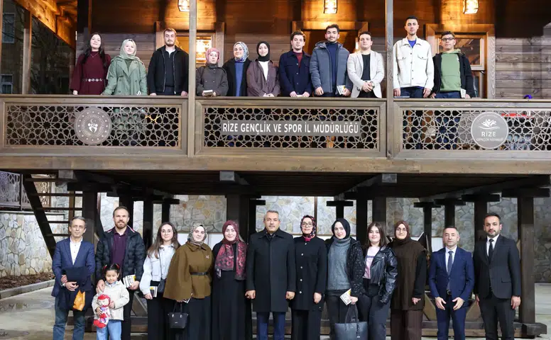 Rize Valisi İhsan Selim Baydaş Üniversite Öğrencileriyle Söyleşide Buluştu