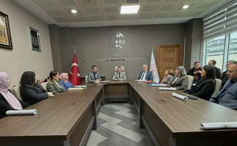 Rize’de Gençlik ve Spor Yatırımları Masaya Yatırıldı: Yaz Dönemi Hazırlıkları Başladı