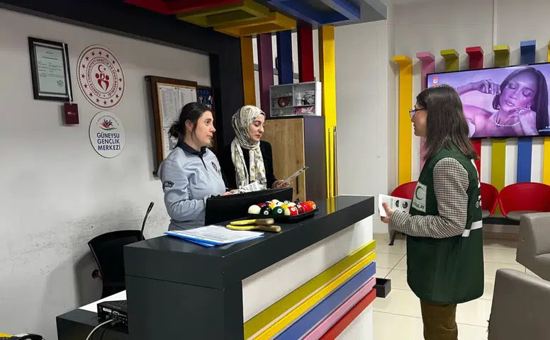 Yeşilay Rize’den Güneysu’da Yeşilay Haftası Etkinliği: Bağımlılıkla Mücadele İçin Sahaya İndiler