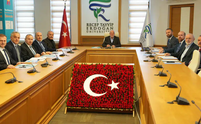 Rize’de kritik buluşma: RTEÜ Geliştirme Vakfı Mütevelli Heyeti toplandı