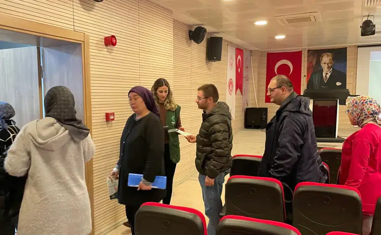 Rize’de Kurum Personeline Bağımlılıkla Mücadele Eğitimi Verildi