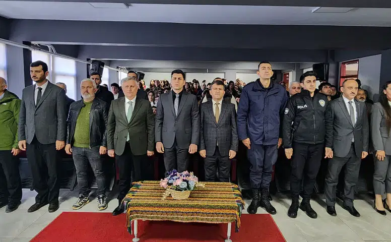 Hemşin’de 12 Mart İstiklal Marşı’nın Kabulü ve Mehmet Akif Ersoy’u Anma Günü Programı Düzenlendi