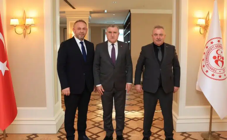 AK Parti Rize İl Başkanı Yılmaz Katmer’den Bakan Osman Aşkın Bak’a Ziyaret