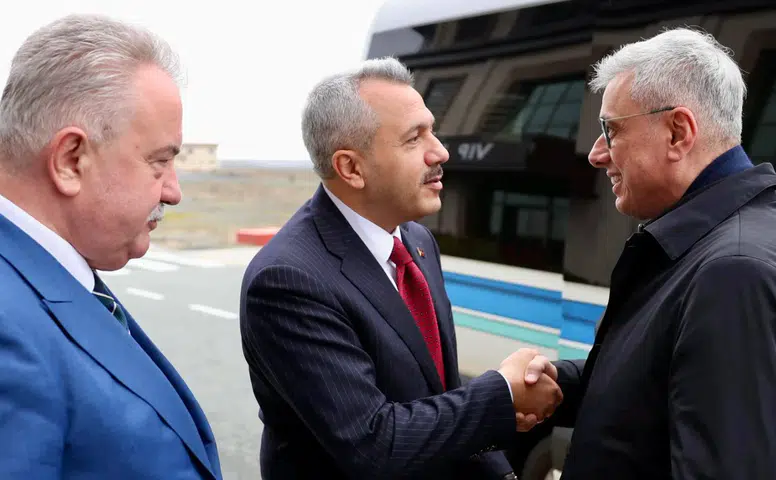 Sağlık Bakanı Kemal Memişoğlu Rize’de: Havalimanında resmi karşılama