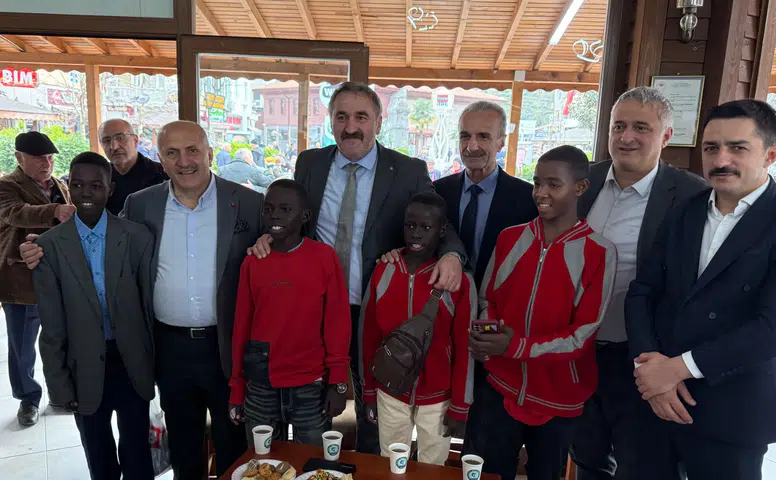 Çayeli’nde Geleneksel Bayramlaşma Töreni Yoğun Katılımla Gerçekleşti